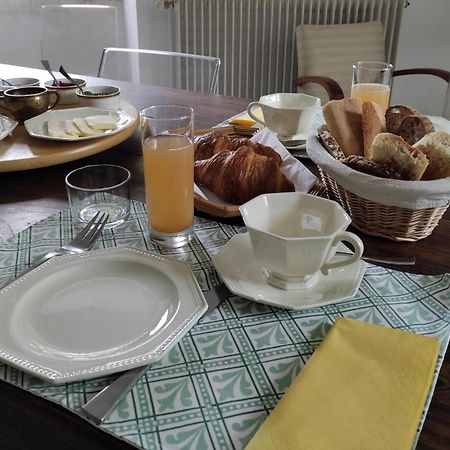 Bed and Breakfast Le Logis Du Pradet Moncrabeau Esterno foto