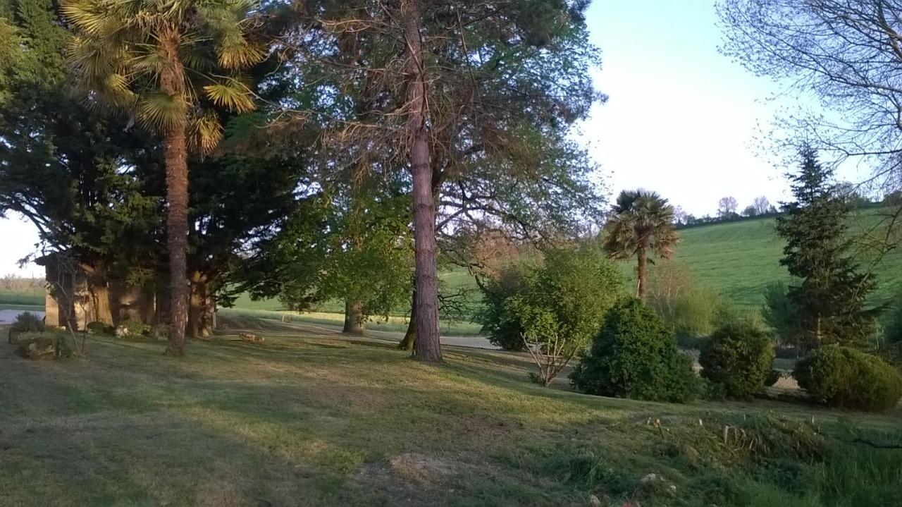 Bed and Breakfast Le Logis Du Pradet Moncrabeau Esterno foto